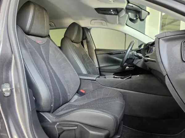 DS DS4 E-TENSE 225 PERFORMANCE LINE+ 31