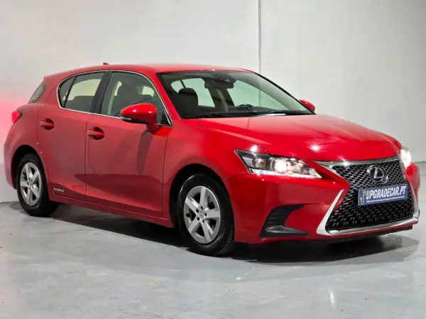 Lexus CT 200h 10