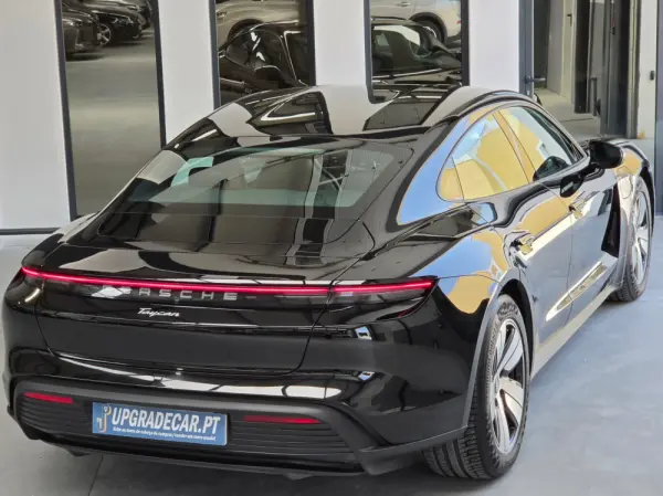 Porsche Taycan 4 22