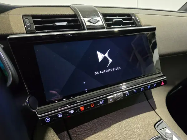DS DS7 Crossback 28