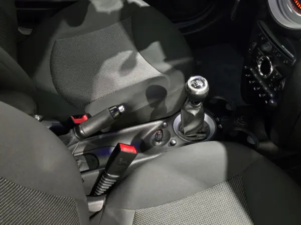 MINI 3 Portas One D 38