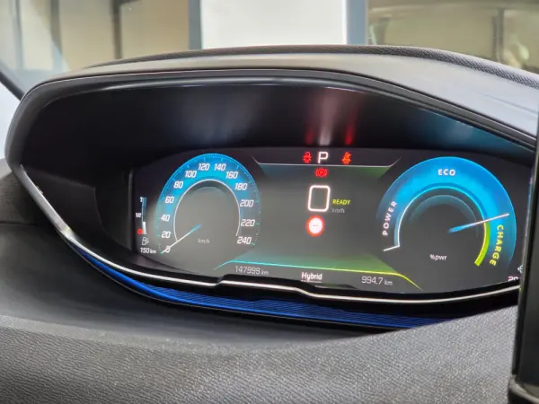 Peugeot 3008 1.6 Hybrid Allure e-EAT8 29