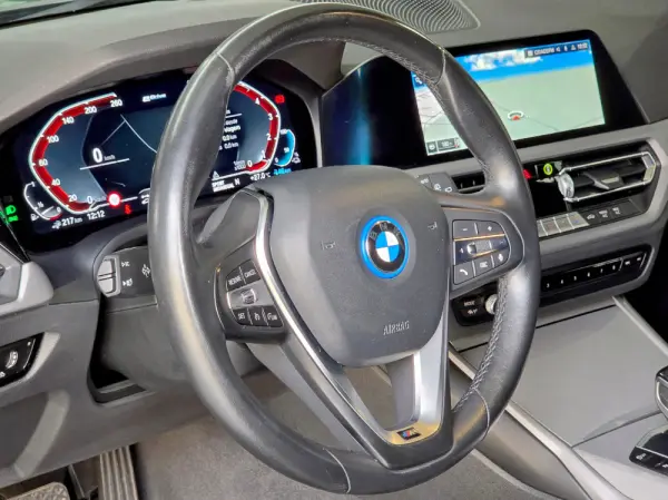 BMW 320 e Line Sport Auto 18