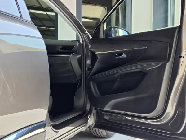 Peugeot 3008 1.6 Hybrid Allure e-EAT8 24