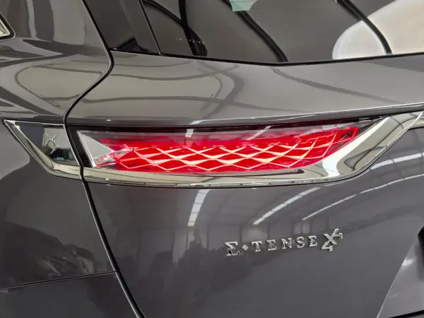 DS DS7 Crossback 4x4 Bastille + 11