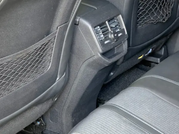 Peugeot 3008 1.6 Hybrid Allure e-EAT8 31