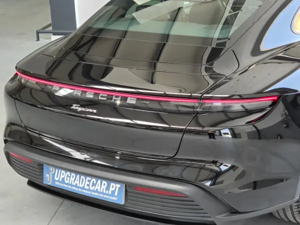 Porsche Taycan 4 23