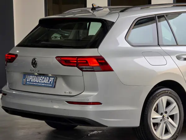 Volkswagen Golf Variant 1.0 eTSI OPF DSG Life 8