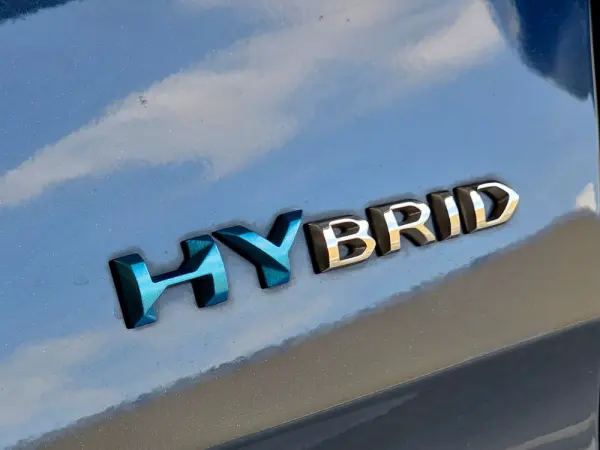 Peugeot 3008 1.6 Hybrid Allure e-EAT8 5