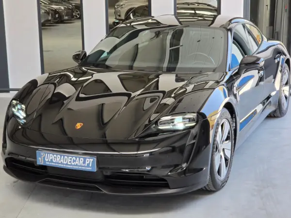 Porsche Taycan 4 8