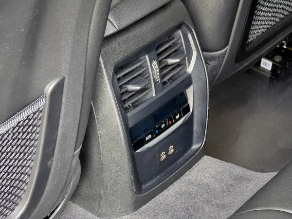 BMW 320 e Line Sport Auto 31