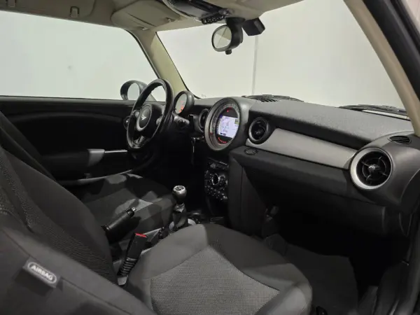 MINI 3 Portas One D 35