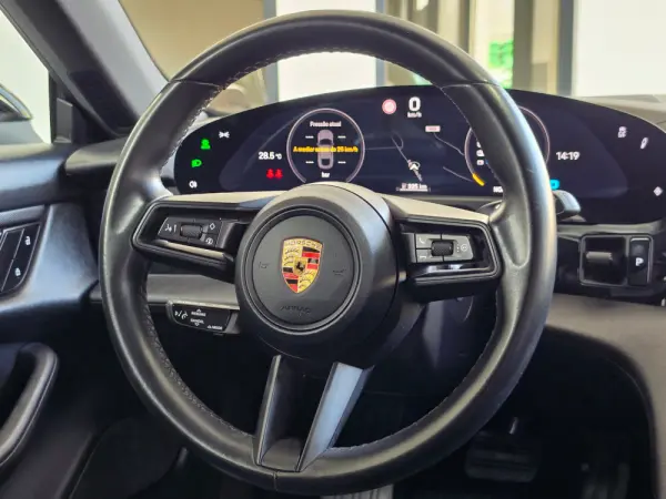 Porsche Taycan 4 41