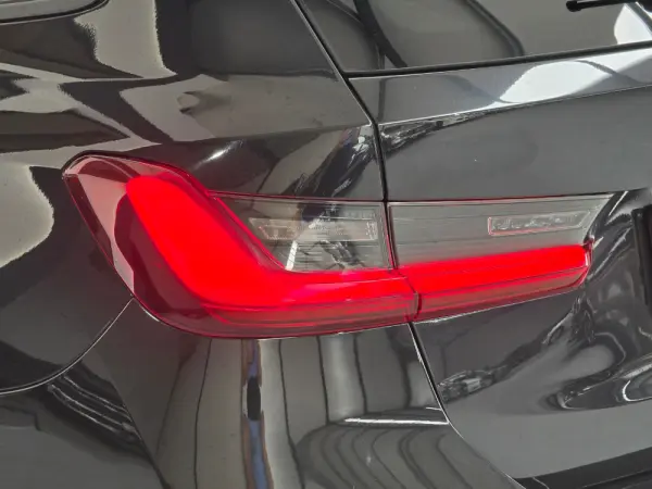 BMW 320 e Line Sport Auto 9