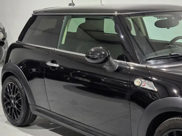 MINI 3 Portas One D 9