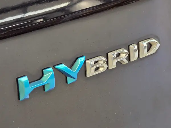 Peugeot 3008 1.6 Hybrid Allure e-EAT8 11