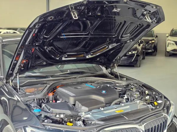 BMW 320 e Line Sport Auto 37