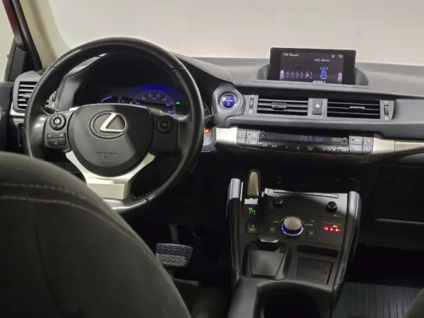 Lexus CT 200h 33