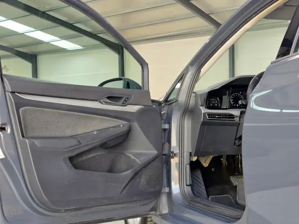 Volkswagen Golf Variant 1.0 eTSI Life DSG 15
