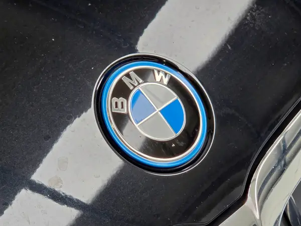 BMW 320 e Line Sport Auto 5