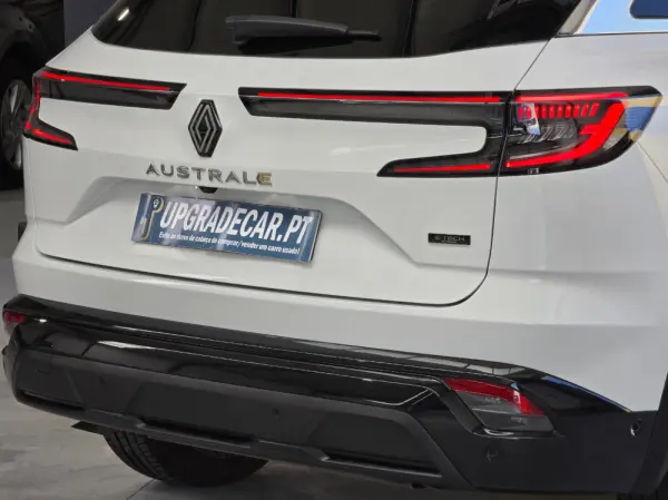 Renault Austral 1.2 E-Tech Techno 6
