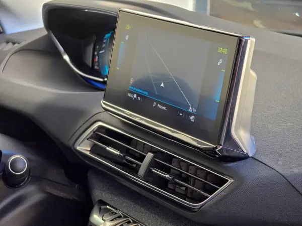 Peugeot 3008 1.6 Hybrid Allure e-EAT8 22