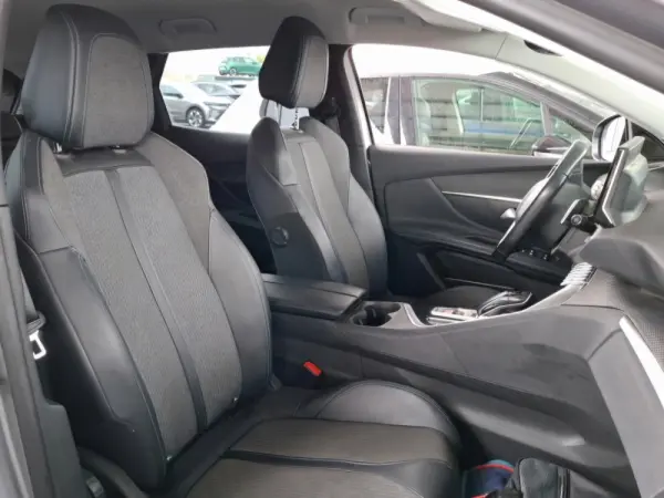 Peugeot 3008 1.6 Hybrid Allure e-EAT8 5