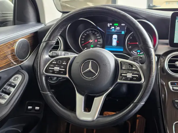 Mercedes-Benz GLC 300 e 4Matic 29