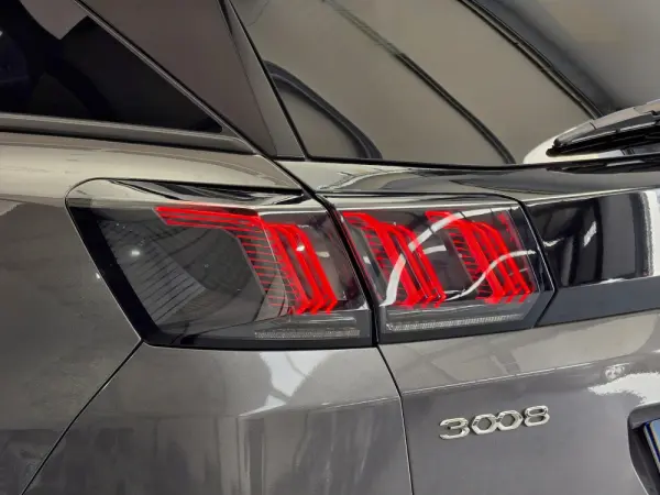 Peugeot 3008 1.6 Hybrid Allure e-EAT8 14