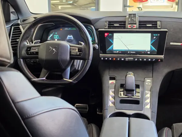 DS DS7 Crossback E-Tense Performance Line EAT8 28