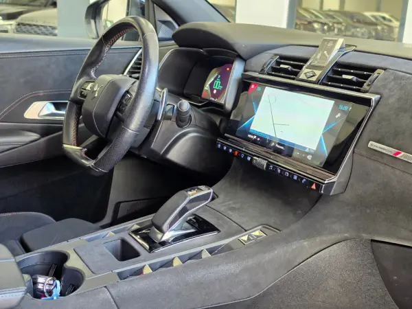 DS DS7 Crossback E-Tense Performance Line EAT8 23