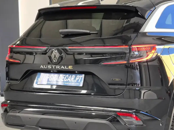Renault Austral 1.2 E-Tech Techno 8