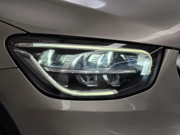 Mercedes-Benz GLC 300 e 4Matic 5