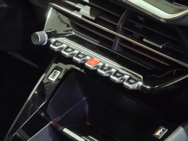 Peugeot e-208 50 kWh SE Style 37