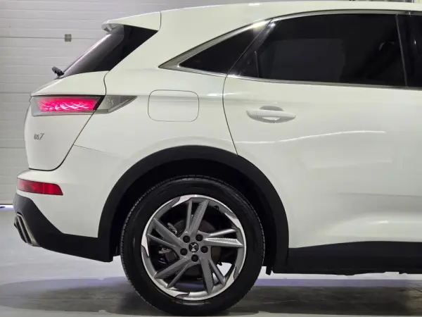 DS DS7 Crossback 13