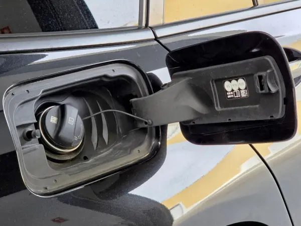 BMW 320 e Line Sport Auto 14
