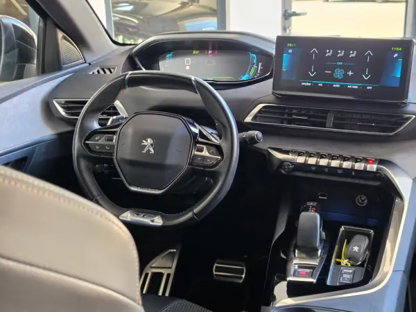 Peugeot 3008 1.6 Hybrid GT Pack e-EAT8 29