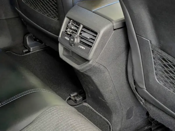 Peugeot 3008 1.6 Hybrid Allure e-EAT8 30