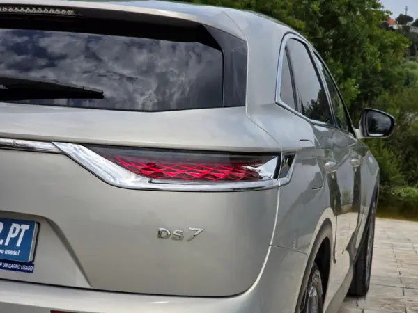 DS DS7 Crossback 12
