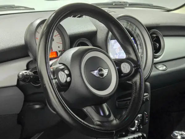 MINI 3 Portas One D 26