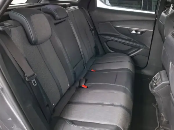 Peugeot 3008 1.6 Hybrid Allure e-EAT8 9