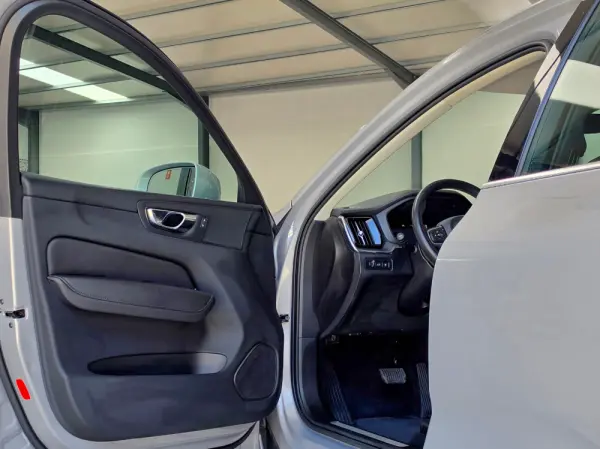 Volvo XC 60 2.0 T6 PHEV Inscription AWD 18