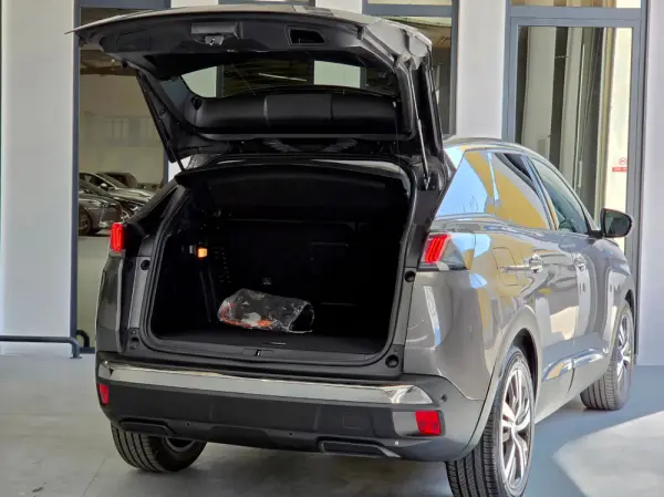 Peugeot 3008 1.6 Hybrid Allure e-EAT8 39