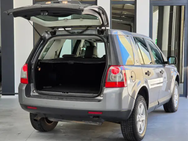 Land Rover Freelander 2.2 Td4 S 32