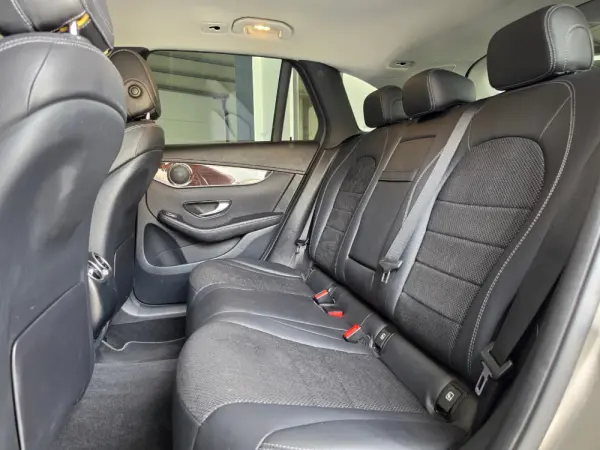 Mercedes-Benz GLC 300 e 4Matic 33