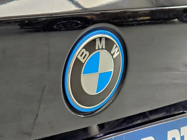 BMW 320 e Line Sport Auto 10