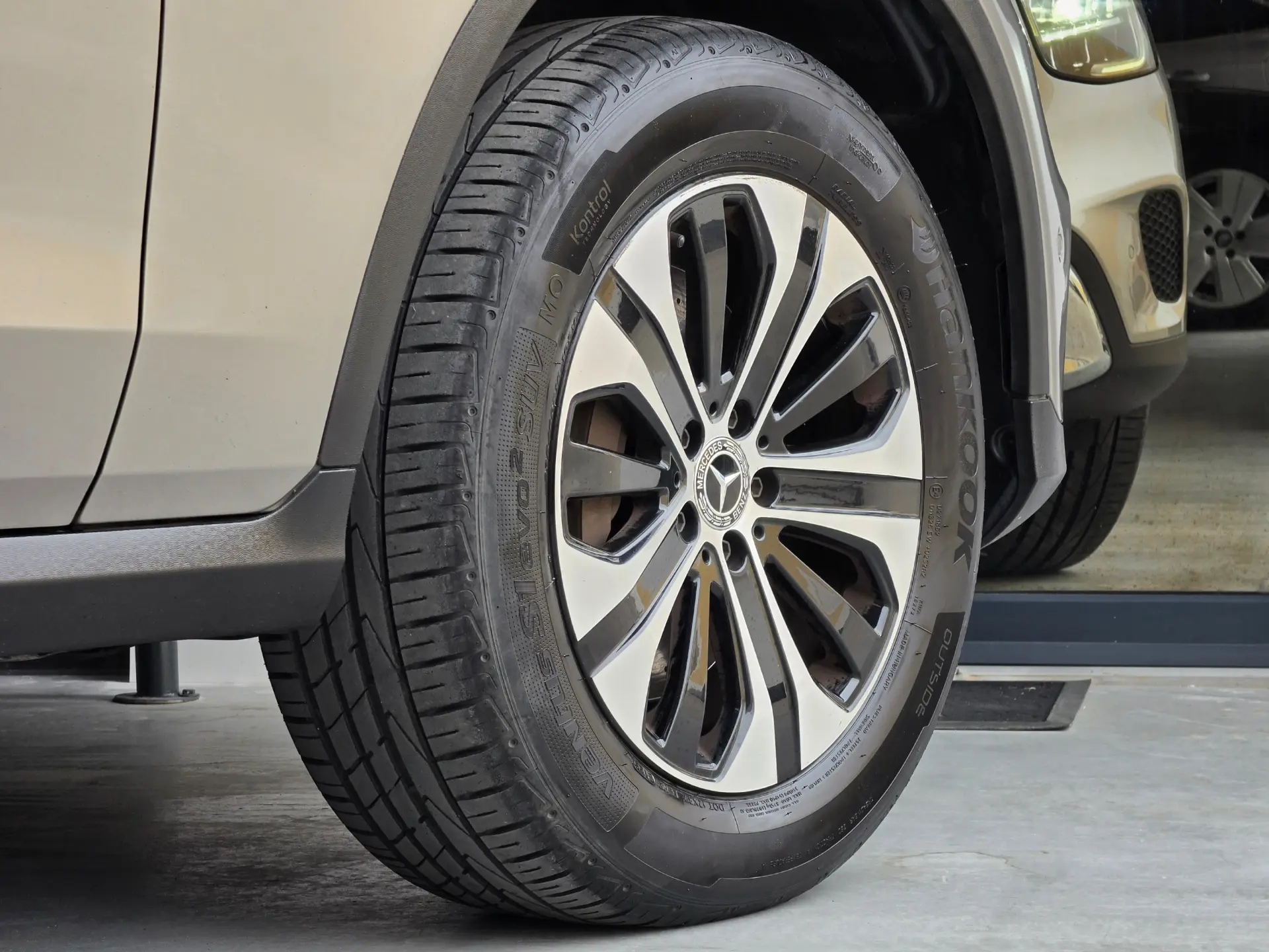 Mercedes-Benz GLC 300 e 4Matic 15