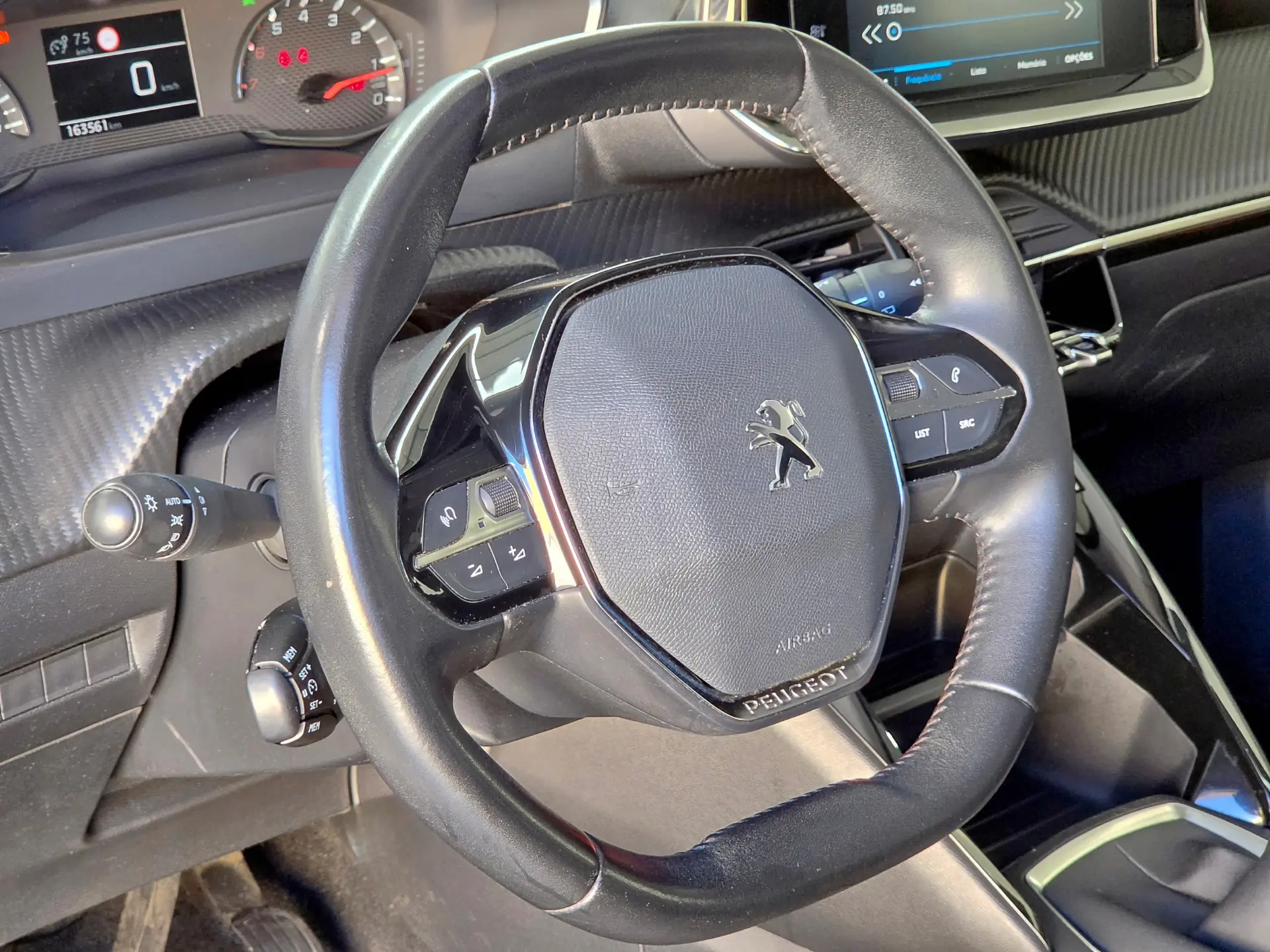 Peugeot 2008 1.5 BlueHDi Active Pack 16