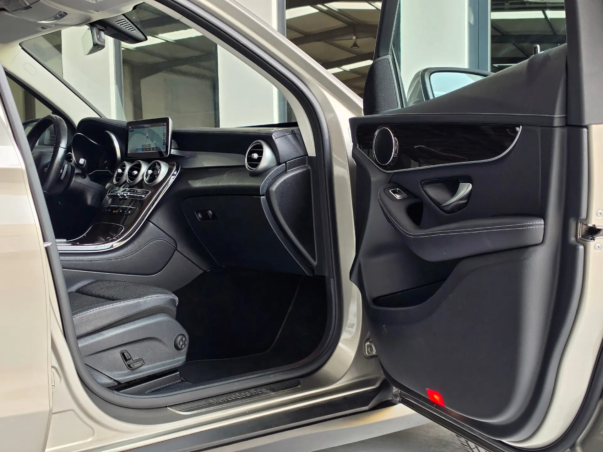 Mercedes-Benz GLC 300 e 4Matic 20