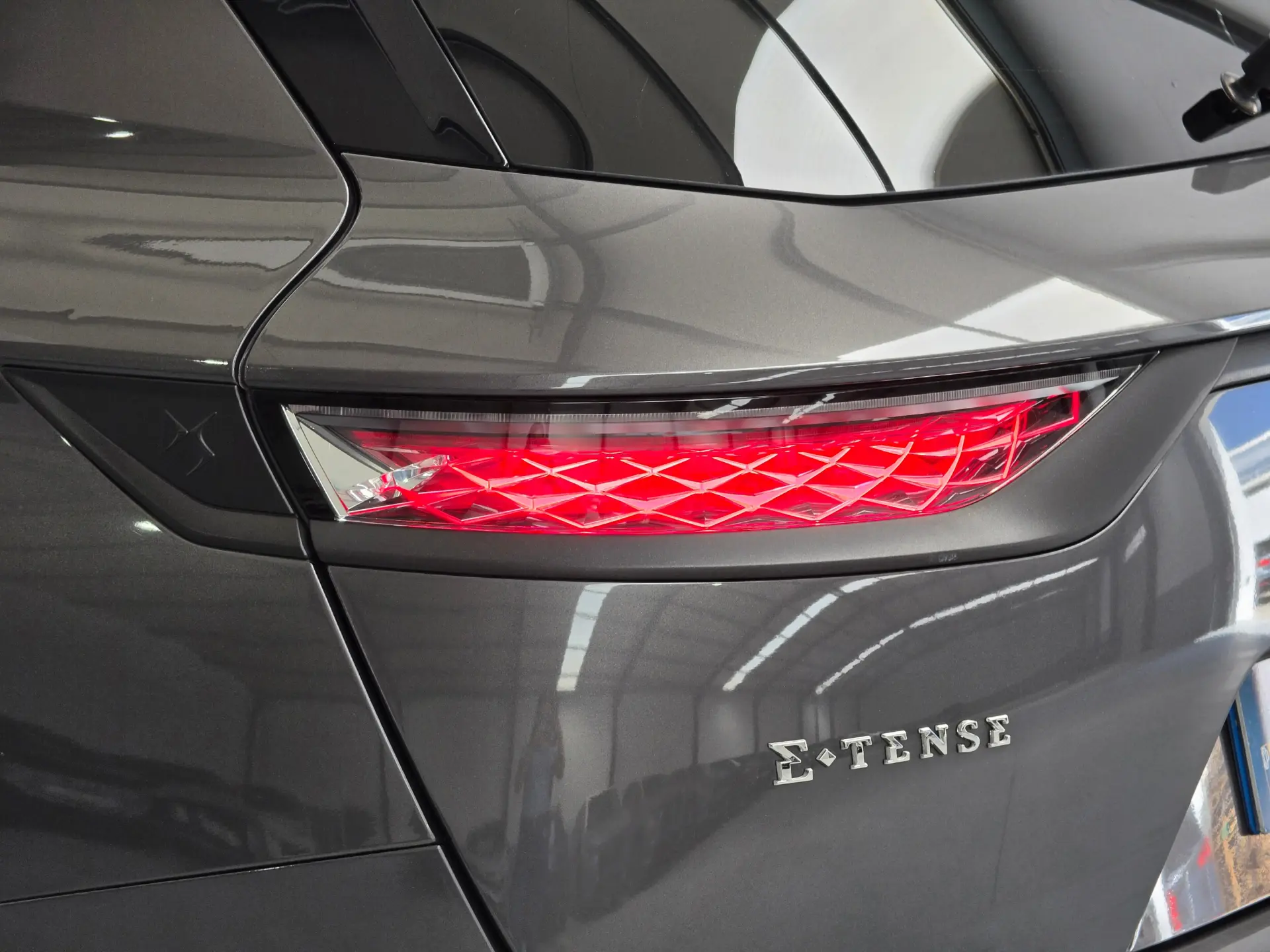 DS DS7 Crossback E-Tense Performance Line EAT8 11